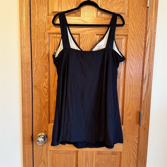 It Figures! Women's Plus Size 26W 3X Black Gold Striped Swimdress Like New - Picture 2 of 8
